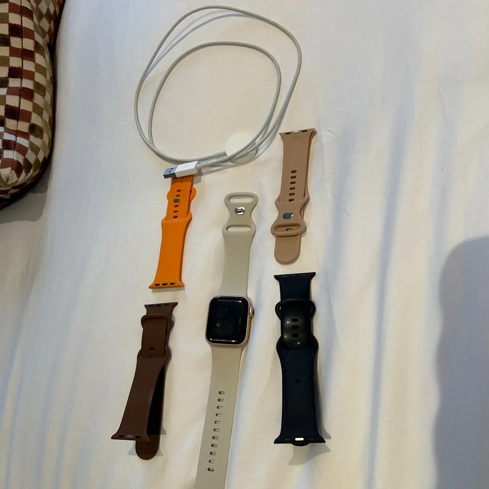 Apple Watch Series 5 - Picture 3 of 5